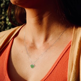 SmileBelle Jade Necklace Heart Necklace for Teens, Green Necklace for Crystal Necklaces Gift Ideas, Small Heart Pendant Necklace as Jade Jewelry for Women as Birthday Gifts for Her