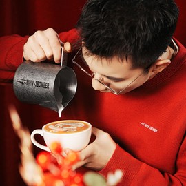 MHW-3BOMBER Latte Art Pitcher Stainless Steel Milk Frothing Pitcher Steamed Espresso Cup Barista Pitcher (Silver Spot, 16.9oz/500ml) P5026SS-OS