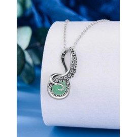Shusukue Octopus Tentacles Necklace with Green Jade 925 Sterling Silver Octopus Pendant for Women Ocean Jewelry Gift for Women