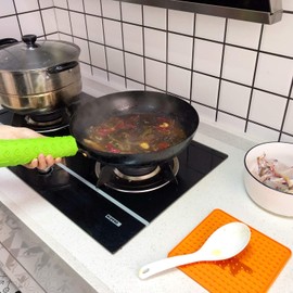 Fullgaden Multipurpose Silicone Pot Holders, Trivets, Jar Openers, Spoon Rests - Extra Thick Protection - Set of 2, Green