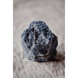 LAIDANLA Sodalite 2" Natural Rough Stones Crystal Large Raw Crystals Bulk Healing Gemstones for Reiki Healing Tumbling Fountain Rocks Wire Wrapping Decoration Cabbing Lapidary 4PCS 0.55lb