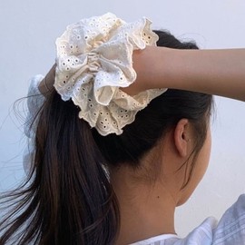 펀칭 레이스 스크런치 곱창밴드 베이지 (WFIQGDG) Punching Lace Scrunchie Hair Band Beige (WFIQGDG)