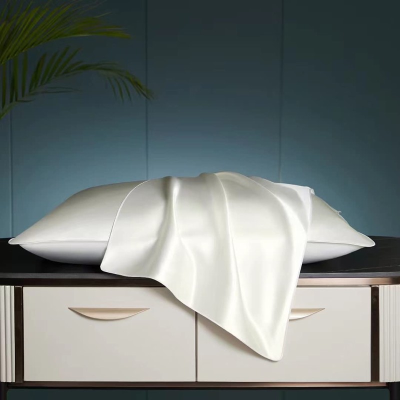 100% Mulberry Silk Charmeuse Silk Pillowcase With Lyocell underside for