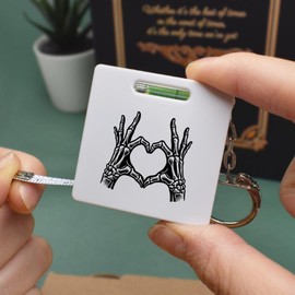 Azeeda 'Skeleton Hands Heart Sign' Keyring Tape Measure/Spirit Level Tool (KM00038495)