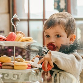 Suavinex, Chupete para Bebés 6/18 Meses, Chupete Redondo con Tetina Fisiológica de Silicona SX Pro, Tetina Simétrica, Plana y Flexible, Respeta el Desarrollo Bucodental, Wonder Magenta