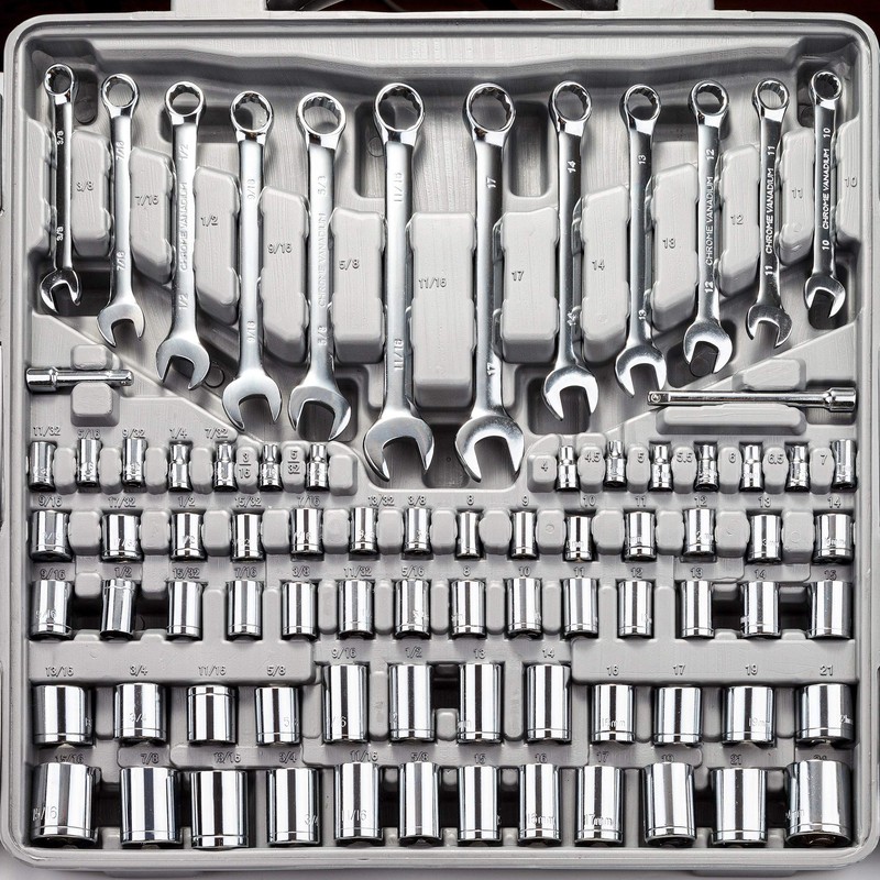 CARTMAN 205 Piece Ratchet Wrench Tool Set 1/4" & 3/8"