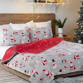 Avanti Linens - Queen Quilt Set, Soft Bedding with Matching Shams, Festive Holiday Decor (Ho Ho Ho Collection, Full/Queen)