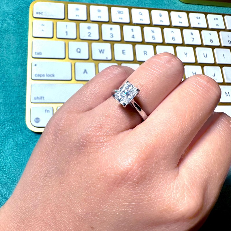 2Carat Radiant Cut White Moissanite Diamond Solitaire Engagement Ring (4)