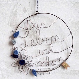 Good old friends GmbH Flower Wreaths - Life is Beautiful