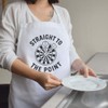Azeeda 'Straight To The Point Darts' Unisex Cooking Apron (AP00081482)