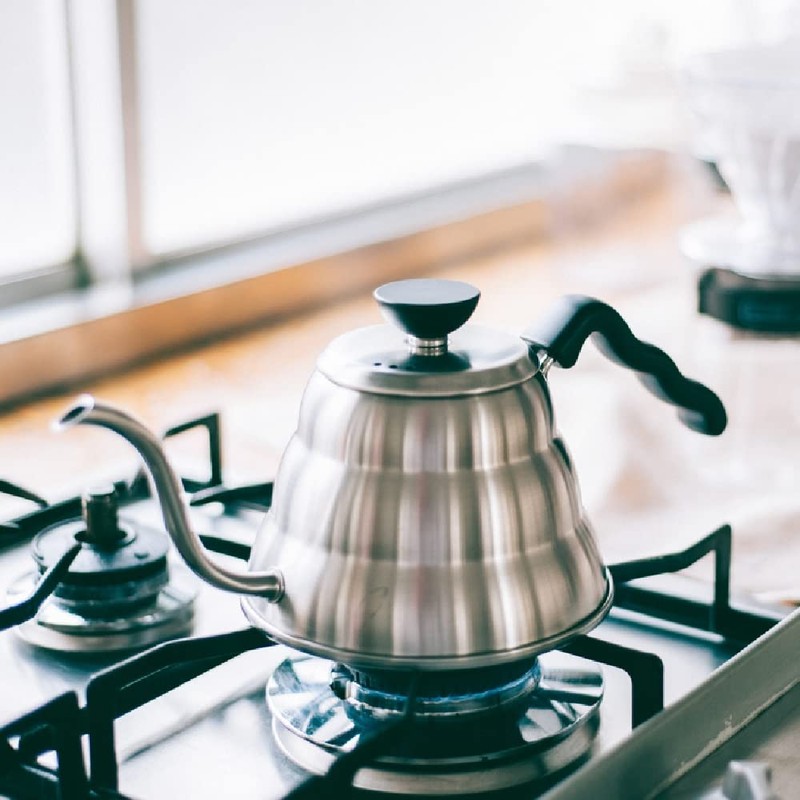 Hario V60 "Buono" Tetera de goteo Stovetop Cuello de cisne