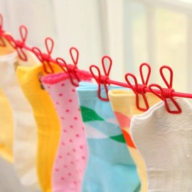 Portable Wire Clothesline with Clips & Daisy Chain for Outdoor Travel, Camping & Indoor Use Portable Clip Line - Red 2ea
