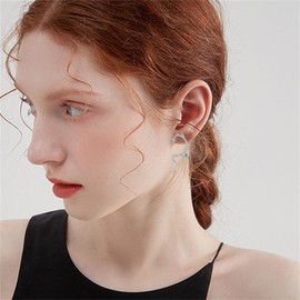 MALOYANVE Punk Dragon Earrings Funny Lightweight Gold Dragon Cartilage Wrap Ear 3D Animal Gothic Clip-on Stud Earrings Birthday Party Jewelry Gift for Women (Silver Stud)