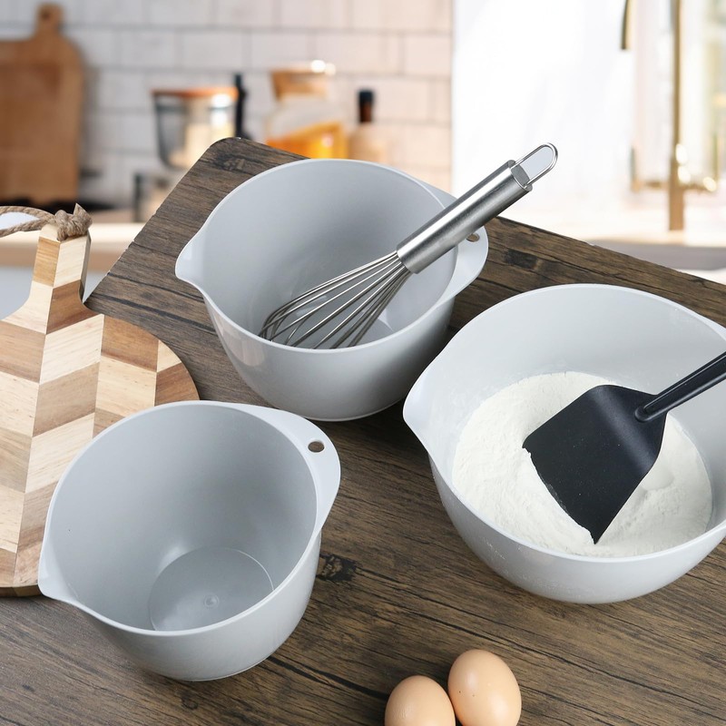 JCXivan 3 Small Plastic Mixing Bowls with Lids,Pour Spout,Non Slip