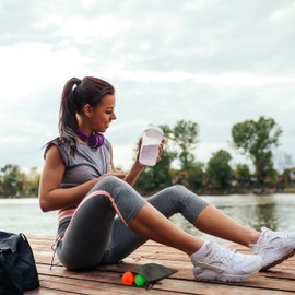 Relaxdays Finger Trainer Ball, Set of 3, Squeeze Balls for Hand Training & Stress Relief, Lacing Bag, 5 cm Diameter, Yellow/Red/Green