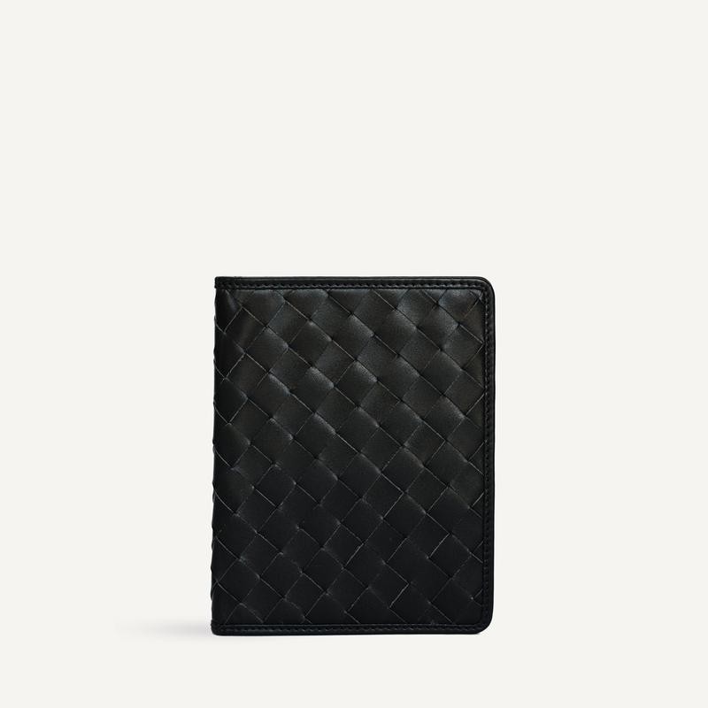 Este Passport Holder (Carré Weave) - Color: Rouge