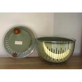 Jomags Easy Spin Manual Salad spinner vegetable dryer and drainer, fruit cleaner spinner with bowl