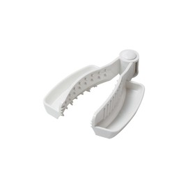 Pearl Metal Safety Holder Guard for Grabbing Vegetables, Made in Japan, White, Simple Use CC-1615