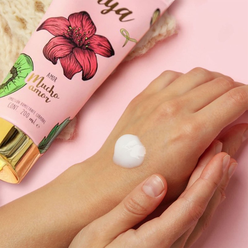 Yuya - Republic Cosmetics Emulsión Humectante Corporal "Amor, Mucho Amor"