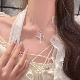 Inateannal Crystal Cross Necklace for Women Classic Crucifix Cross Pendant Necklace Dainty Cubic Zirconia Cross Choker Silver Clavicle Chain Wedding Bridal Jewelry