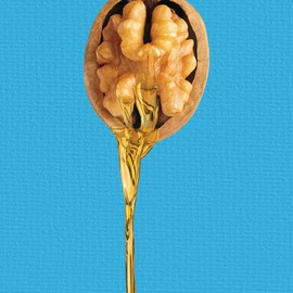 Nature Box MEN 3-in-1 Shower Shampoo - Hair, Face, Body - Vegan Shampoo with Cold Pressed Walnut Oil - Cleanses Scalp & Protects - 98% Natural Ingredients - 385ml