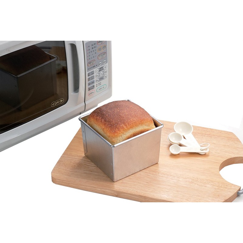 Tiger Crown Baking Pan with Square Lid 2375