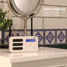 August MB225 - Portable Radio