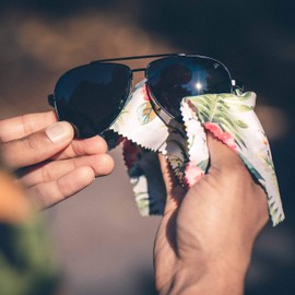 Lens-Aid Microfibre Cleaning Cloth in Stylish Design: for Camera, Lens, Display and Glasses Cleaning Cloth (Microfibre Cloth 20 x 20 cm)