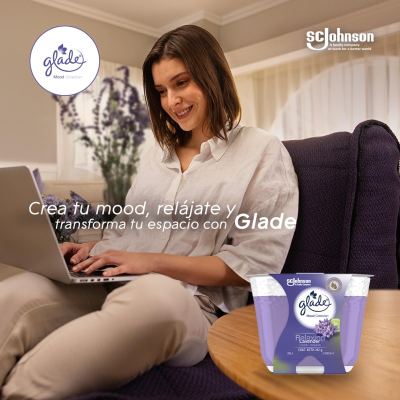 Glade Vela Aromatizante para Hogar Mood Collection, Aroma Relaxing Lavender