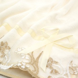 Riverbyland White 2 Towel and 1 Bath Towel Lace Floral Set