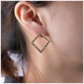 Inateannal Vintage Hammered Square Drop Earrings Gold Hollow Square Earrings Metal Square Stud Earrings Minimalist Geometric Square Earrings Jewellery for Women Girls