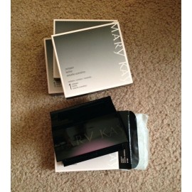 Mary Kay Magnetic Standard Compact, empty (NOS)