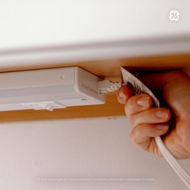 GE LED HD+ Undercabinet Light Fixture, Linkable Integrated Slim Profile Fixture for Kitchens, High Definition Light in 5 Color Temperatures, Plug-in, 24in (1 Pack)