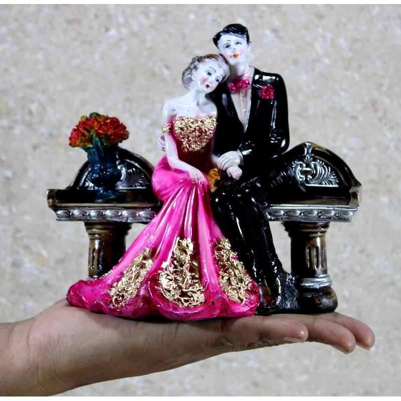 ESPLANADE Love Couple on Couch Showpiece Statue Sculpture Figure -