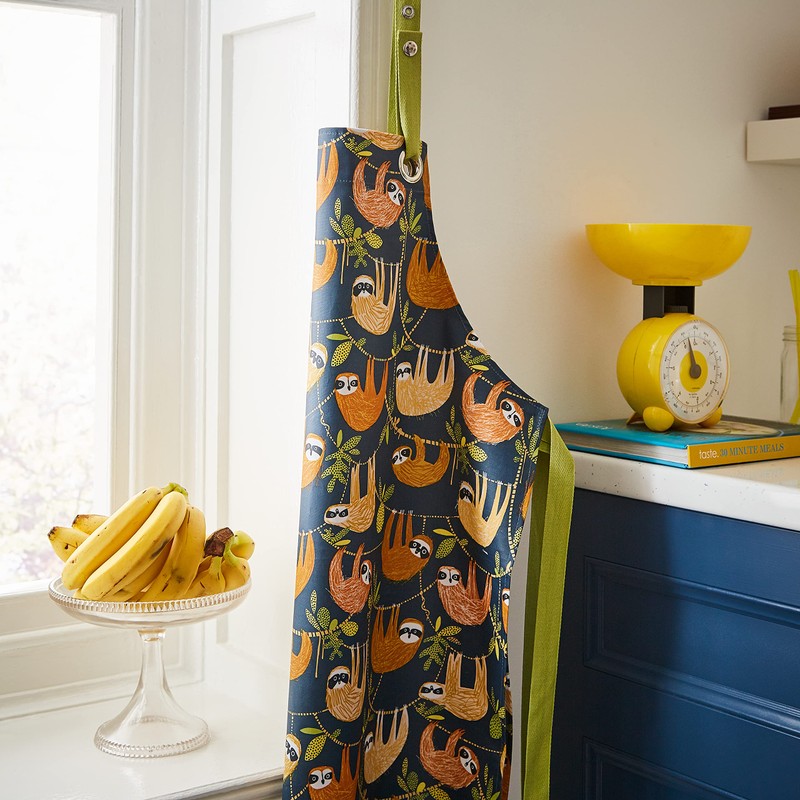 busutu Ulster Weaver Hanging Around Oil Cloth Apron, Multi