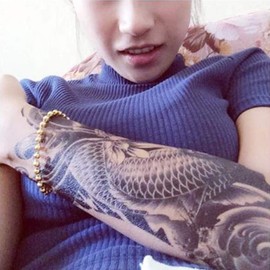 Yesallwas Tattoo Stickers, Carp, Lotus Flower, Japanese Pattern, Tattoo Sticker, Realistic, Large, Waterproof, Long-Lasting, Japanese Tattoo, Body Stickers, Children, Men's, Women's, 5.9 x 8.3 inches (15 x 21 cm)