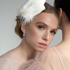 2 Pcs Swan Feather Hair Clips Ballet Style Love Heart Rhinestone Ostrich Feather Hairpins for Women Swan Lake Performance Dancing Party Costume Hair Accessories (White)