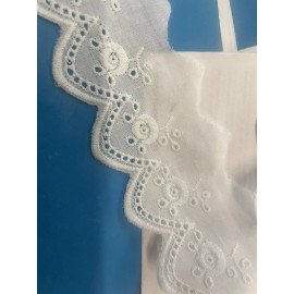 Unbranded 15 Yards White Cotton Eyelet Scalloped Rose Embroidery 2”