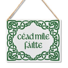 Lacosu Wall Pediments Irish Welcome Cead Mile Failte Sign,A Hundred Thousand Hanging Welcome Sign for Front Door,Irish Wall Decor,10x8 Inches(Green)