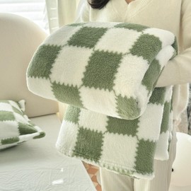 Grexenta Checkered Flannel Throw Blanket, Soft Cosy Checkerboard Grid Pattern Blanket for Bench Sofa Bed Luxurious Warm and Cozy for All Seasons (Green, 100cm x 150cm)