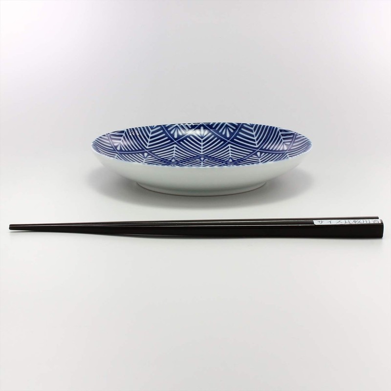 Kowa Pottery Hasamiyaki Japanese Komon Plate, Matsuba, Blue