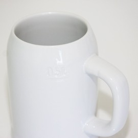 Bierkrug mit bayerischem Lederhosen-Motiv und Namen Manuel personalisiert | Bier-Humpen | Bier-Seidel