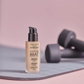 Deborah Milano Liquid Primer Extra Mat Perfection SPF 20, 06 Caramel, Long Lasting Matte Effect, Moisturising and Mattifying Formula, No Transfer, High Coverage, Gives a