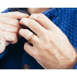 Akitsune Argius Ring | Greek Ornament Design Ring Womens Mens Stainless Steel Filigree Meander - Gold - US 10