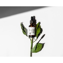 GREEN ECO BEAUTY Lash Oil: Suero para Pestañas Crecimiento y Cejas. Serum Pestañas 100% Natural con Aceites Esenciales y Vitamina E, sin efectos secundarios.