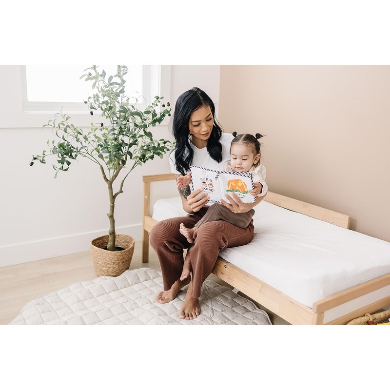 My First Photo Album for Baby with Adorable Giraffe Family,