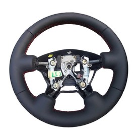 RedlineGoods Lenkradbezug kompatibel mit Nissan Xterra 2001–04. Maßgeschneidert – nicht universell. Echtes hochwertiges italienisches schwarzes Leder mit blauem Faden