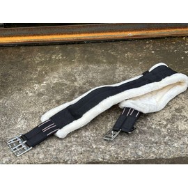 Equipride SUPER SOFT MINK/TEDDY FUR SYNTHETIC GIRTH ELASTICATED BOTH SIDE (130 cn, Black)