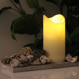 Tronje Tronje LED Outdoor Kerze - 15cm Stumpenkerze Creme-Wei? mit Timer u. Fernbedienung - bewegliche Flamme - IP44 UV Hitzebest?ndig