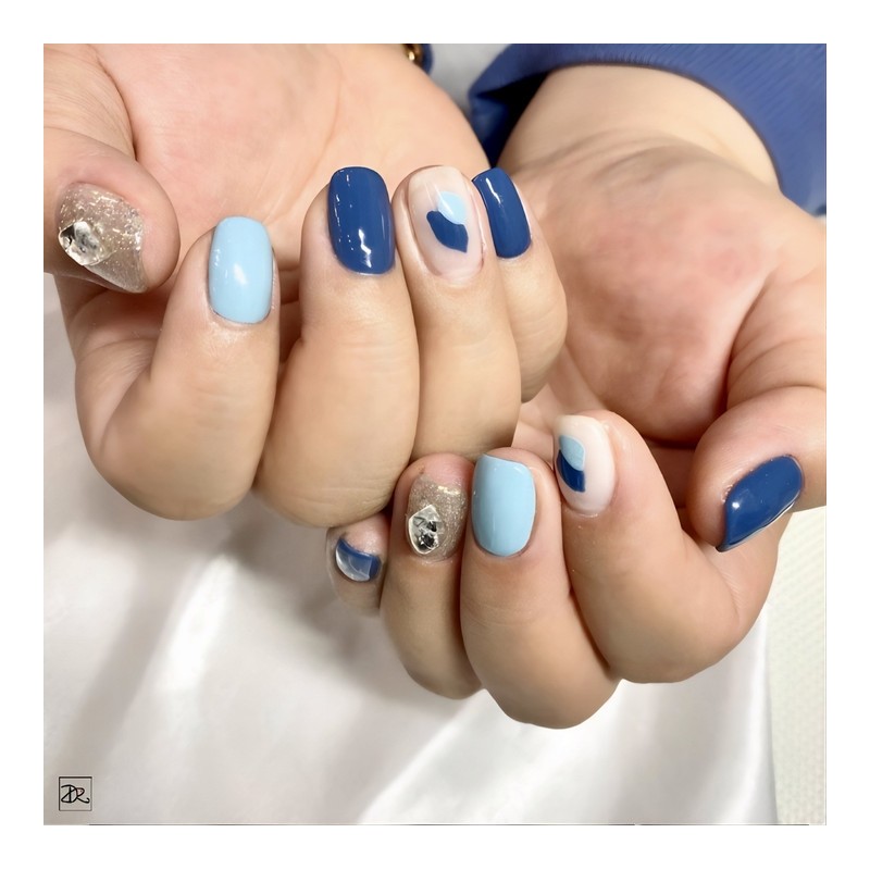 Dara Beauty May Art of the MonthBlue Paint Nails❣ -